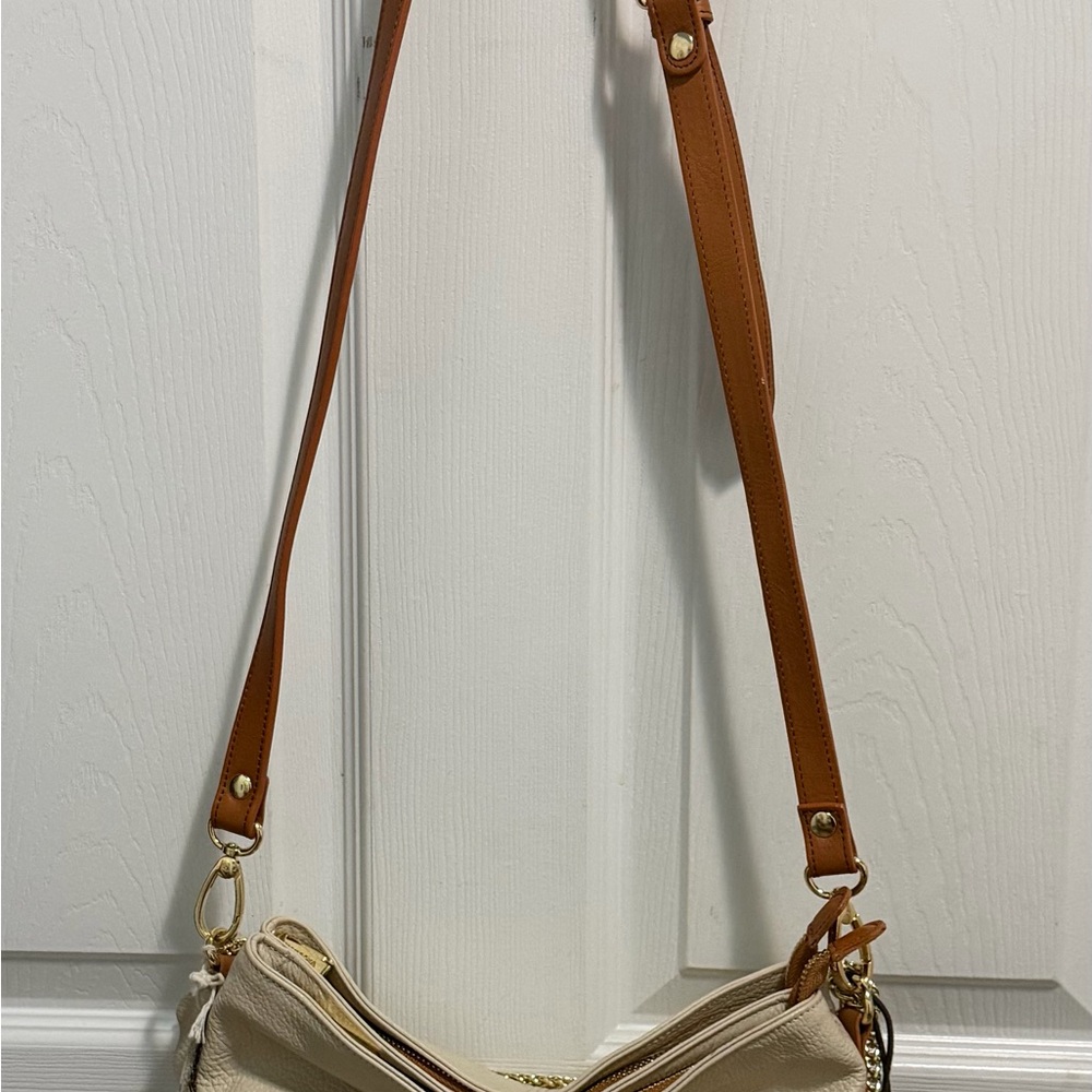 Elegant Valentina Cream and Tan Leather Shoulder Bag - Picture 2 of 6